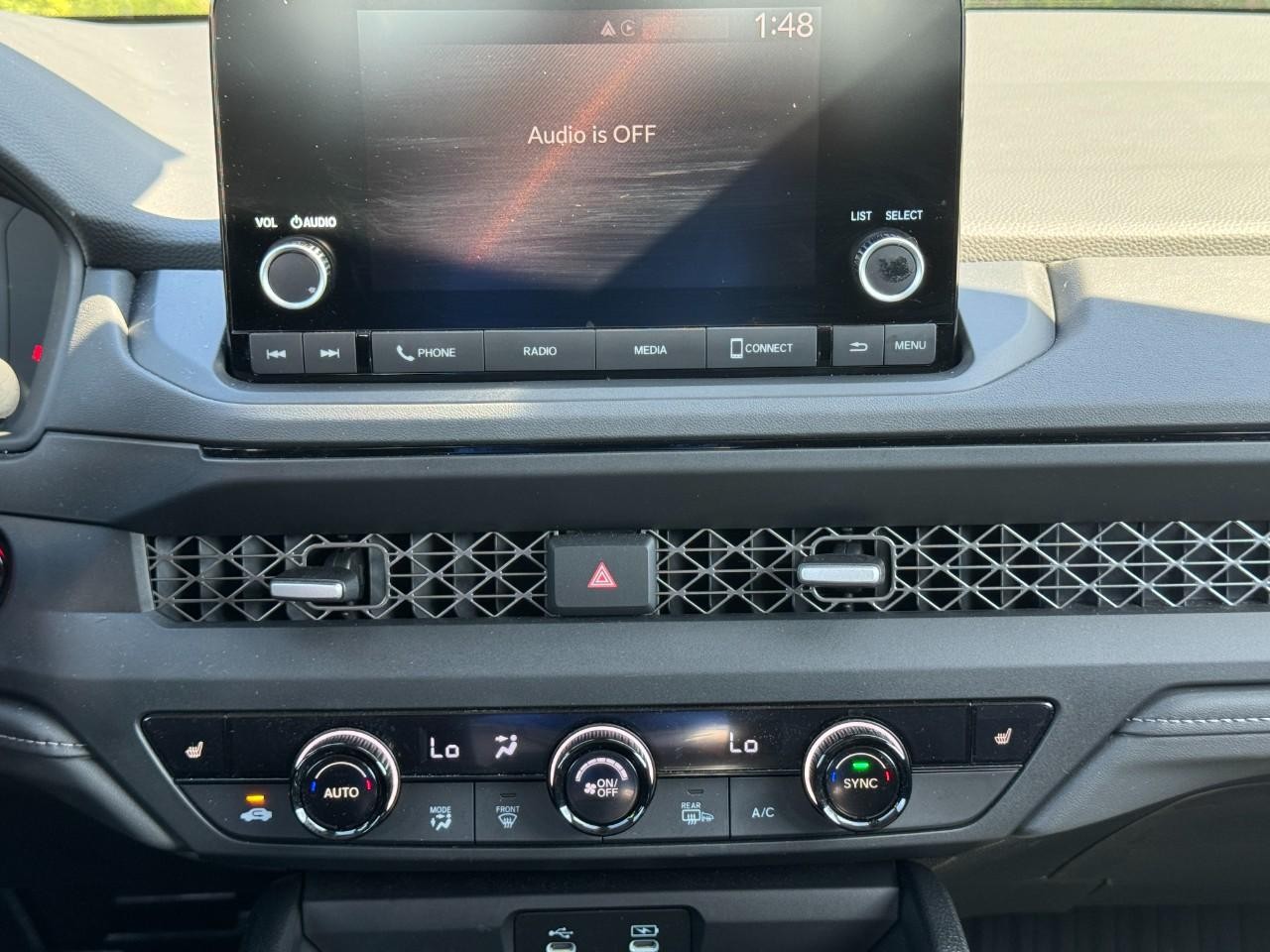 Honda Accord Sedan Vehicle Full-screen Gallery Image 14