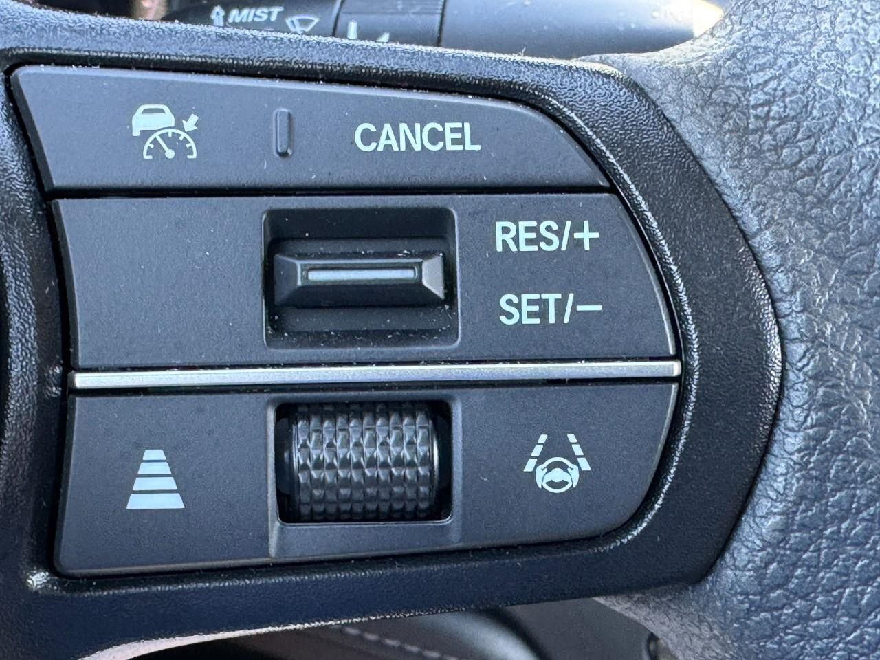 Honda Accord Sedan Vehicle Full-screen Gallery Image 20
