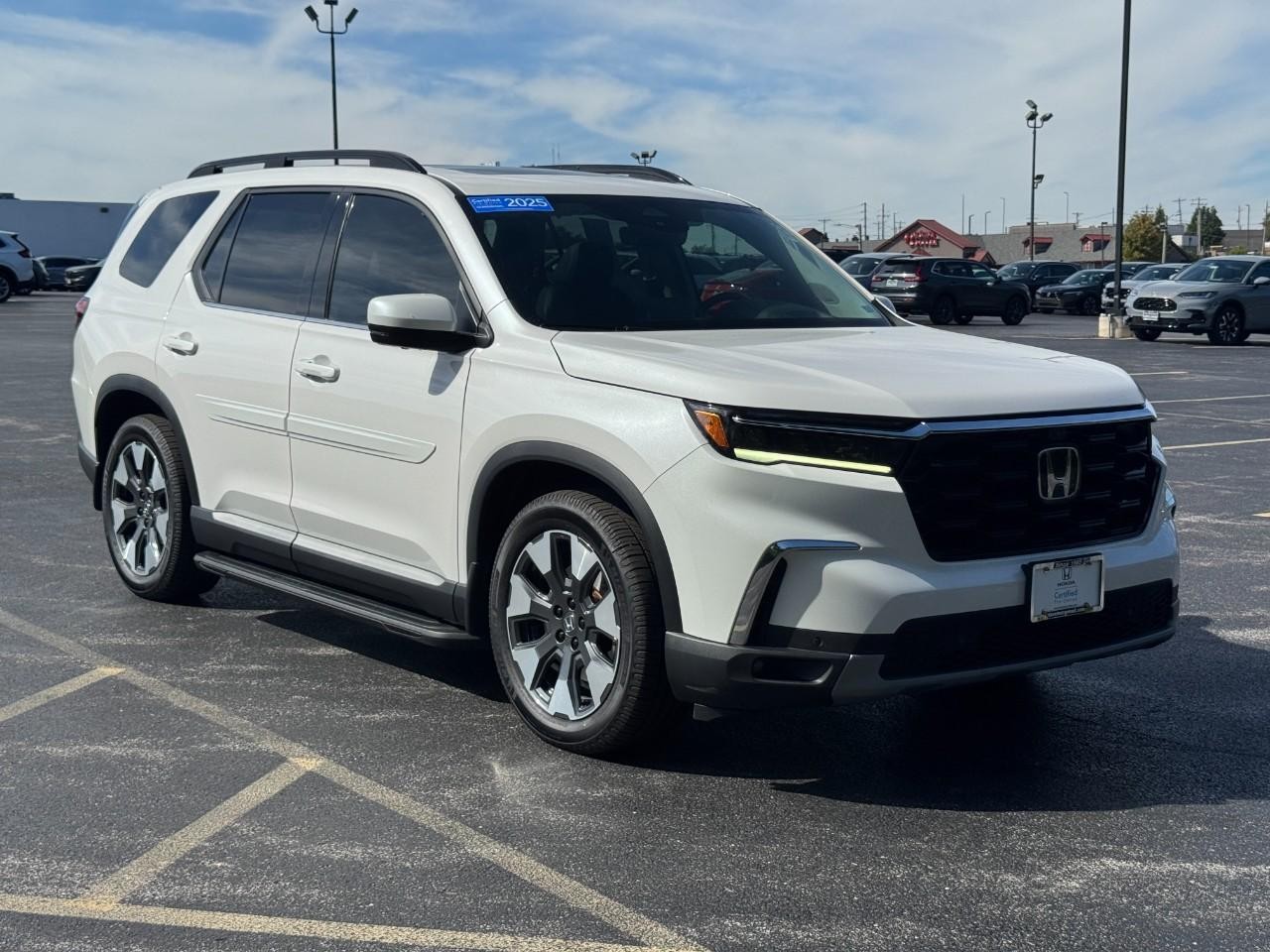 Honda Pilot Vehicle Full-screen Gallery Image 02