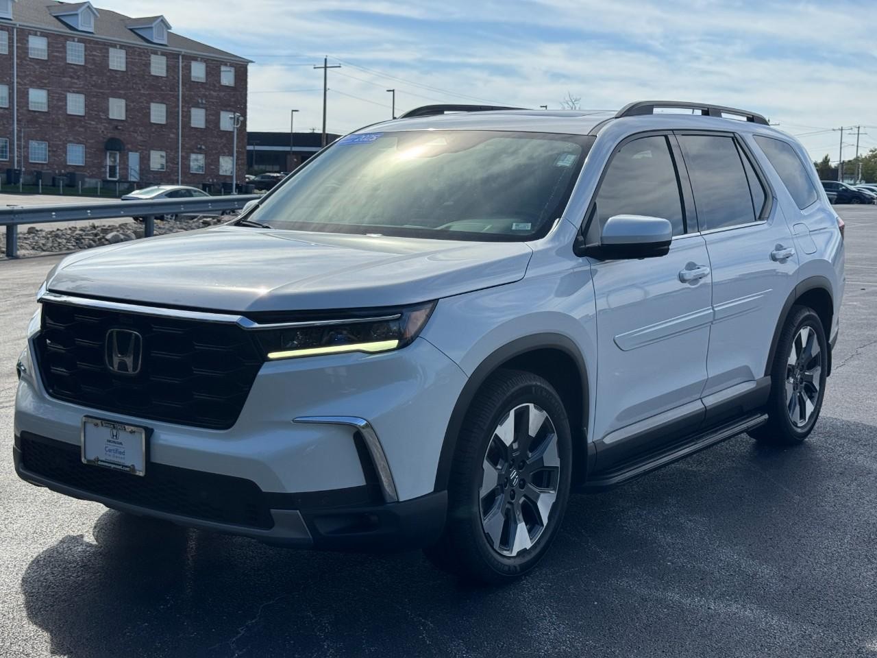 Honda Pilot Vehicle Full-screen Gallery Image 10