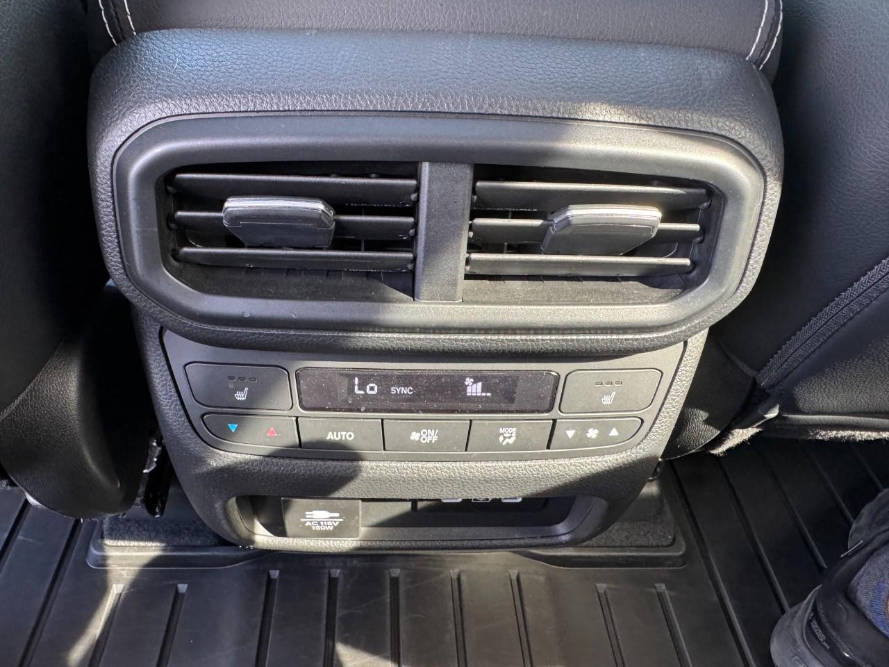 Honda Pilot Vehicle Full-screen Gallery Image 14