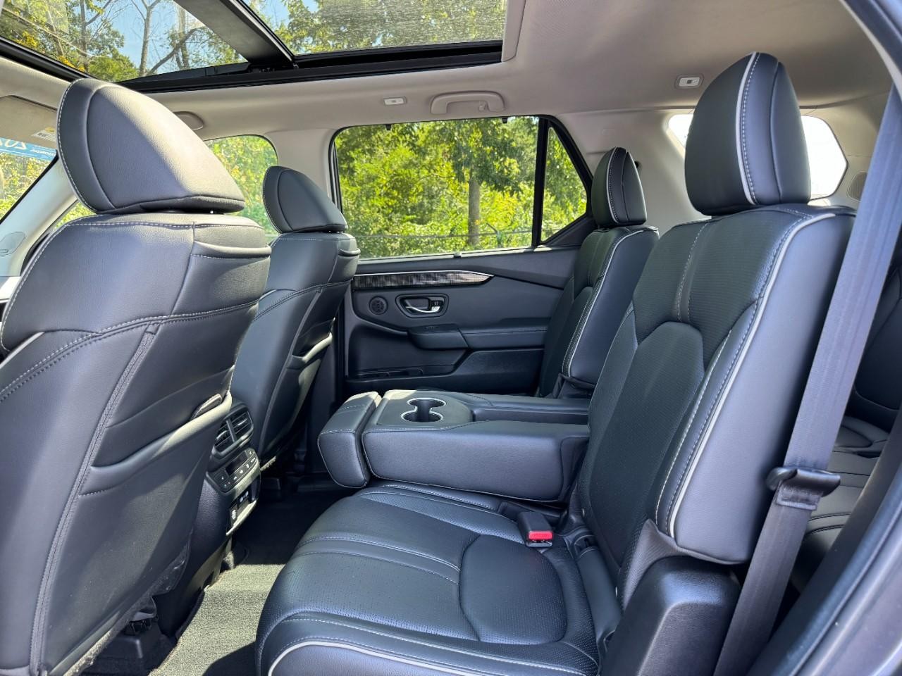 Honda Pilot Vehicle Full-screen Gallery Image 12