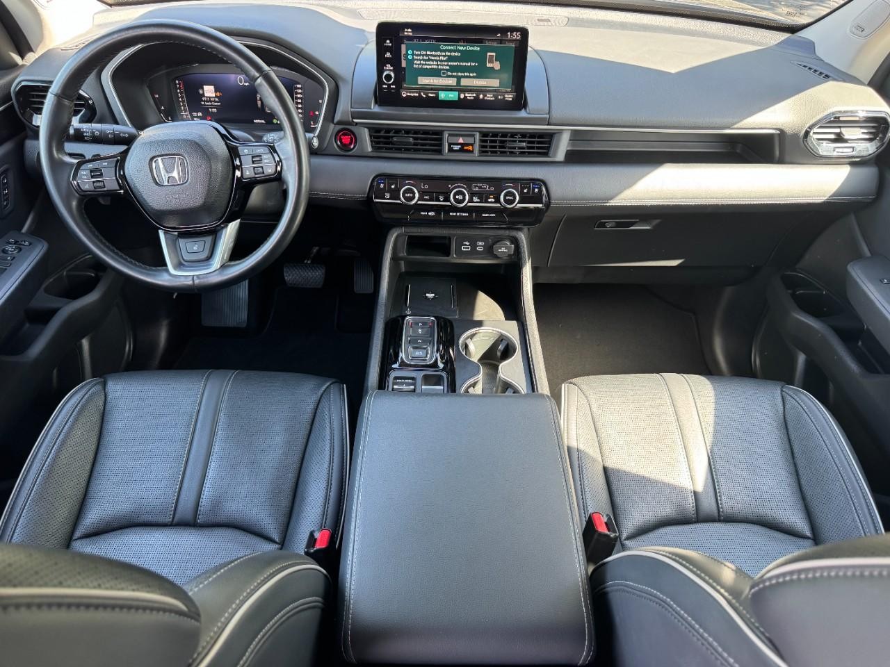 Honda Pilot Vehicle Full-screen Gallery Image 15