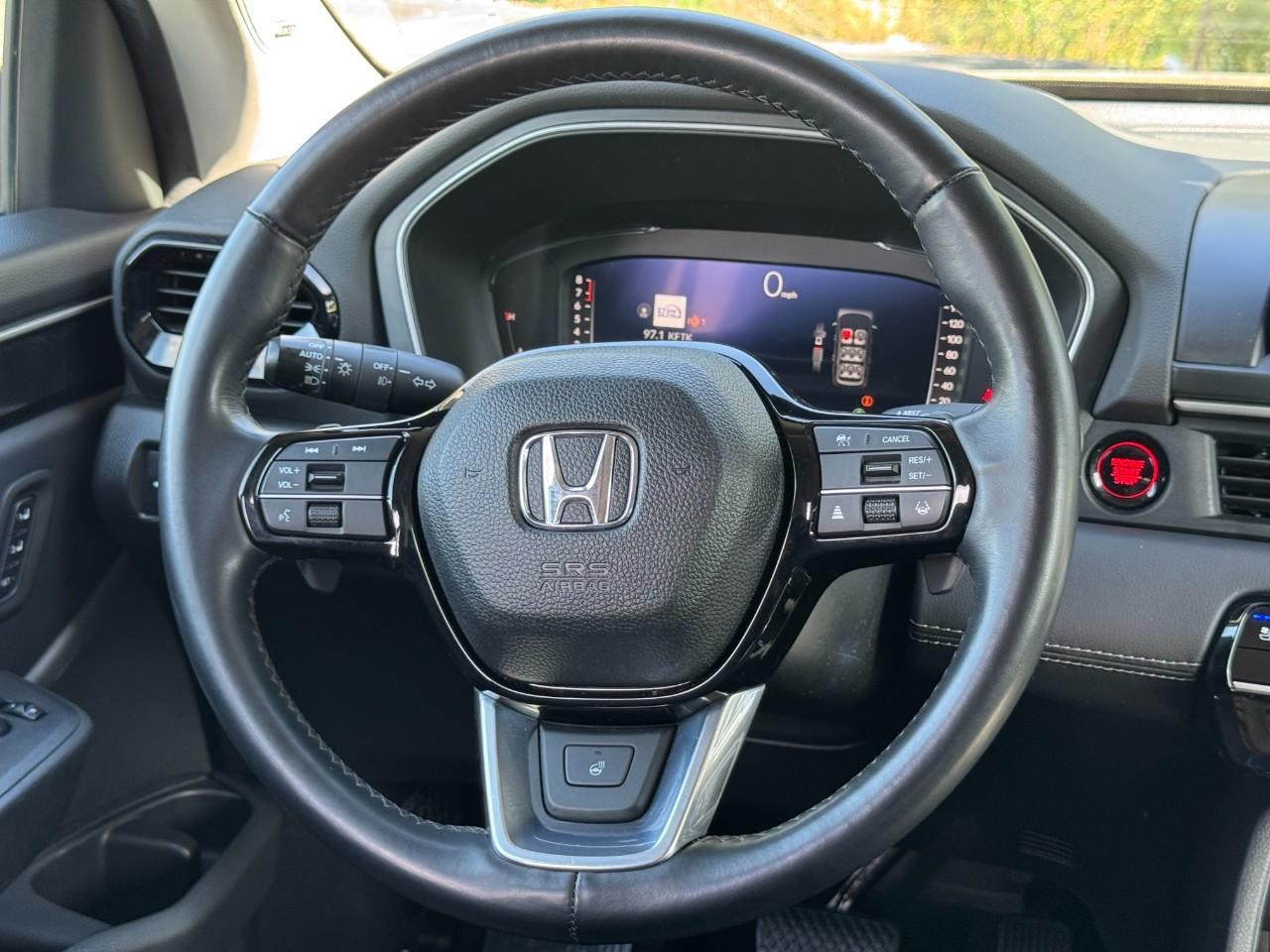 Honda Pilot Vehicle Full-screen Gallery Image 16