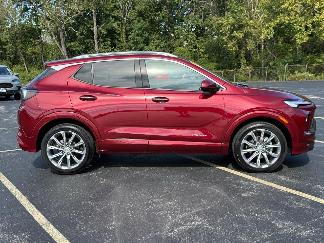 Buick Encore GX Vehicle Full-screen Gallery Image 02