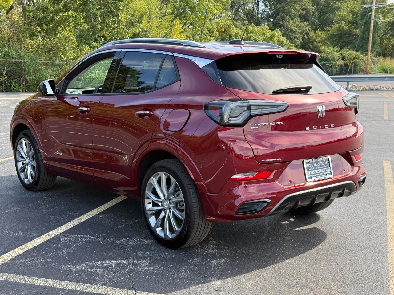 Buick Encore GX Vehicle Full-screen Gallery Image 06