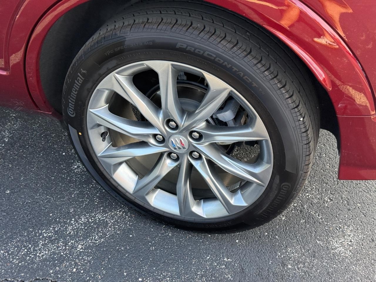 Buick Encore GX Vehicle Full-screen Gallery Image 07