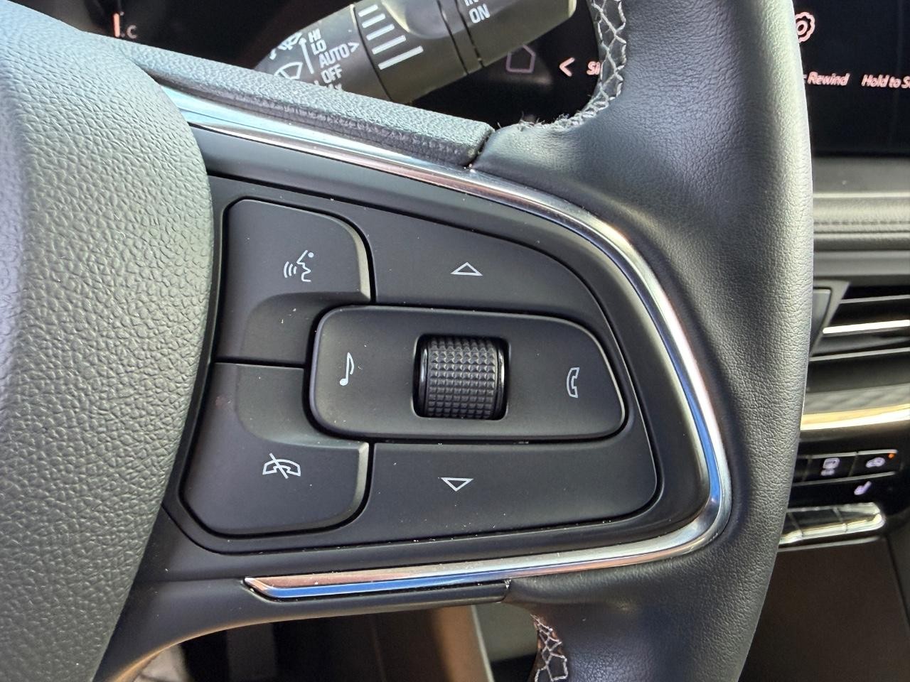 Buick Encore GX Vehicle Full-screen Gallery Image 19