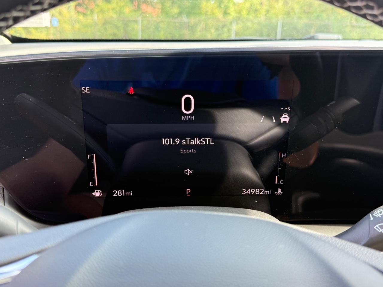 Buick Encore GX Vehicle Full-screen Gallery Image 20