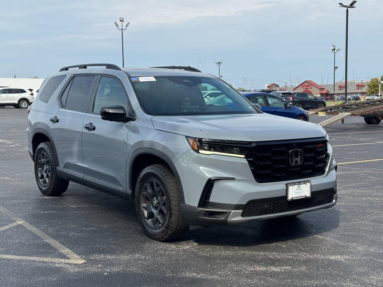 Honda Pilot Vehicle Full-screen Gallery Image 02