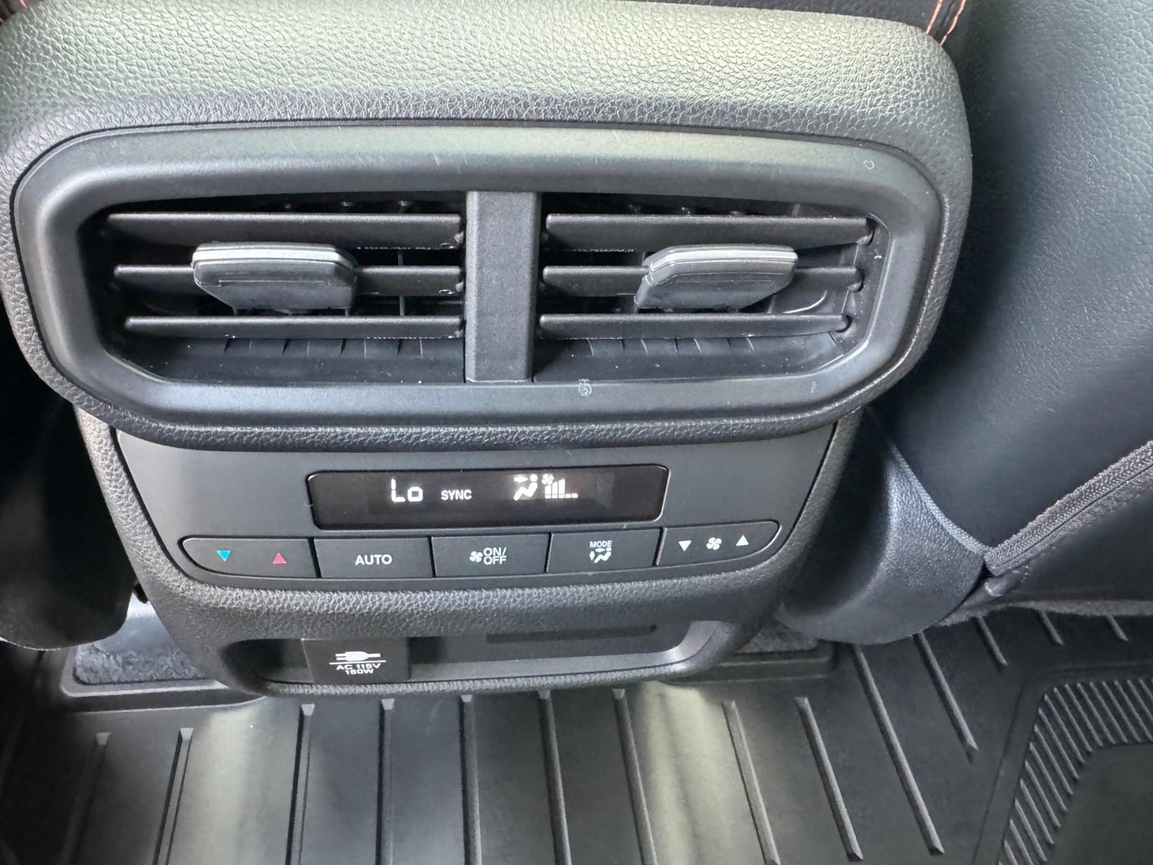 Honda Pilot Vehicle Full-screen Gallery Image 14