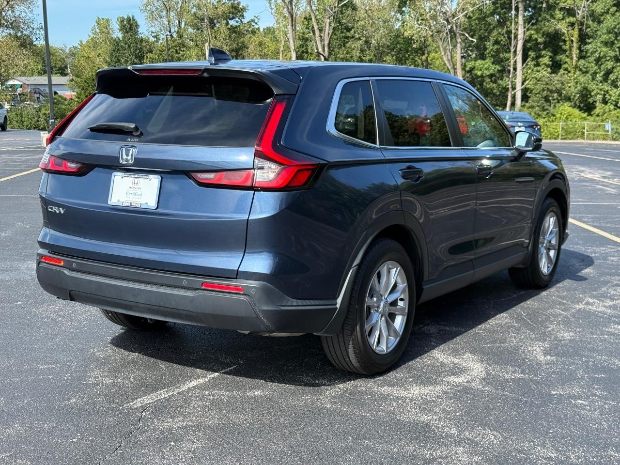 Honda CR-V Vehicle Full-screen Gallery Image 03