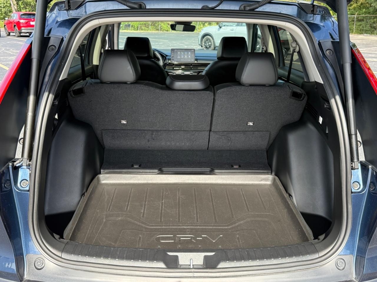 Honda CR-V Vehicle Full-screen Gallery Image 04