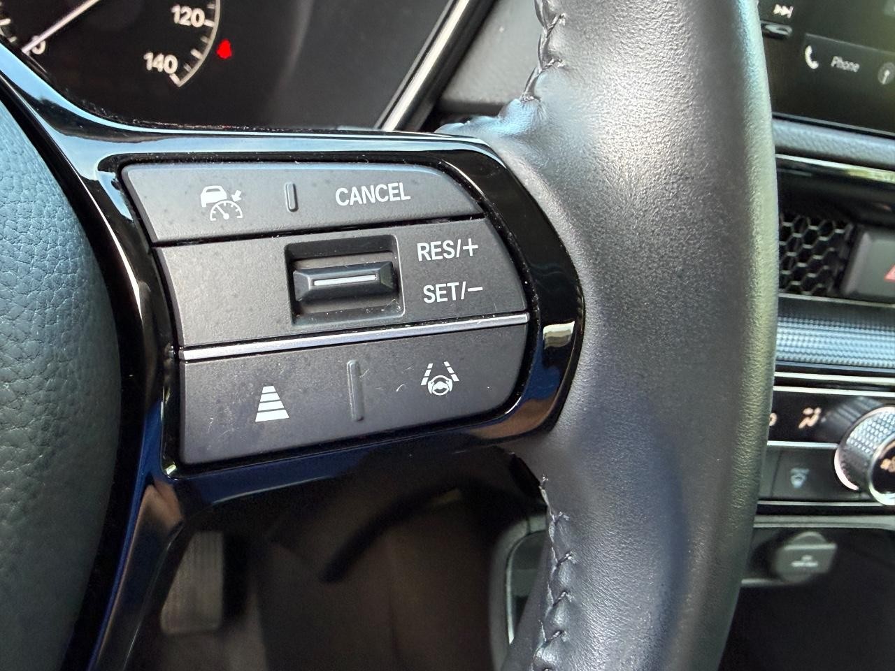 Honda CR-V Vehicle Full-screen Gallery Image 19