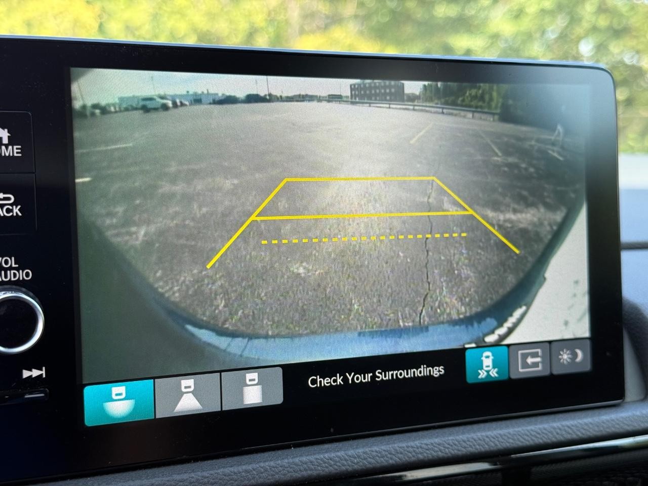 Honda CR-V Vehicle Full-screen Gallery Image 22