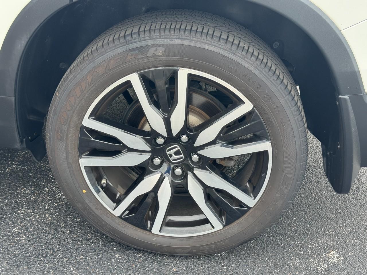 Honda Pilot Vehicle Full-screen Gallery Image 09