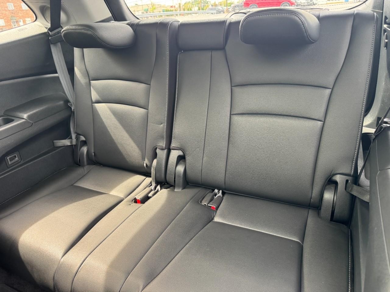 Honda Pilot Vehicle Full-screen Gallery Image 13