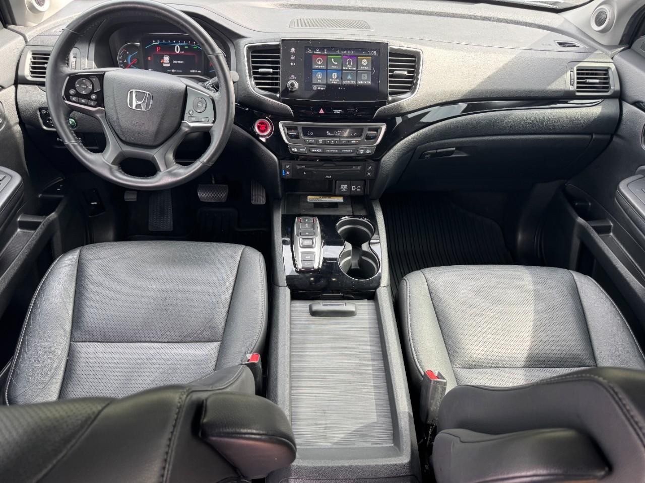 Honda Pilot Vehicle Full-screen Gallery Image 14