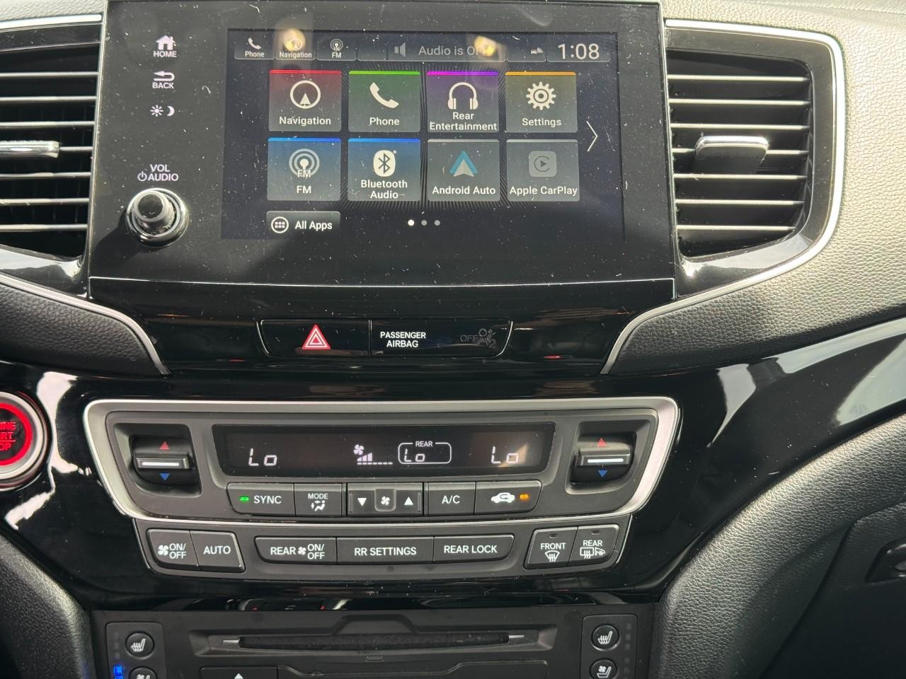 Honda Pilot Vehicle Full-screen Gallery Image 16