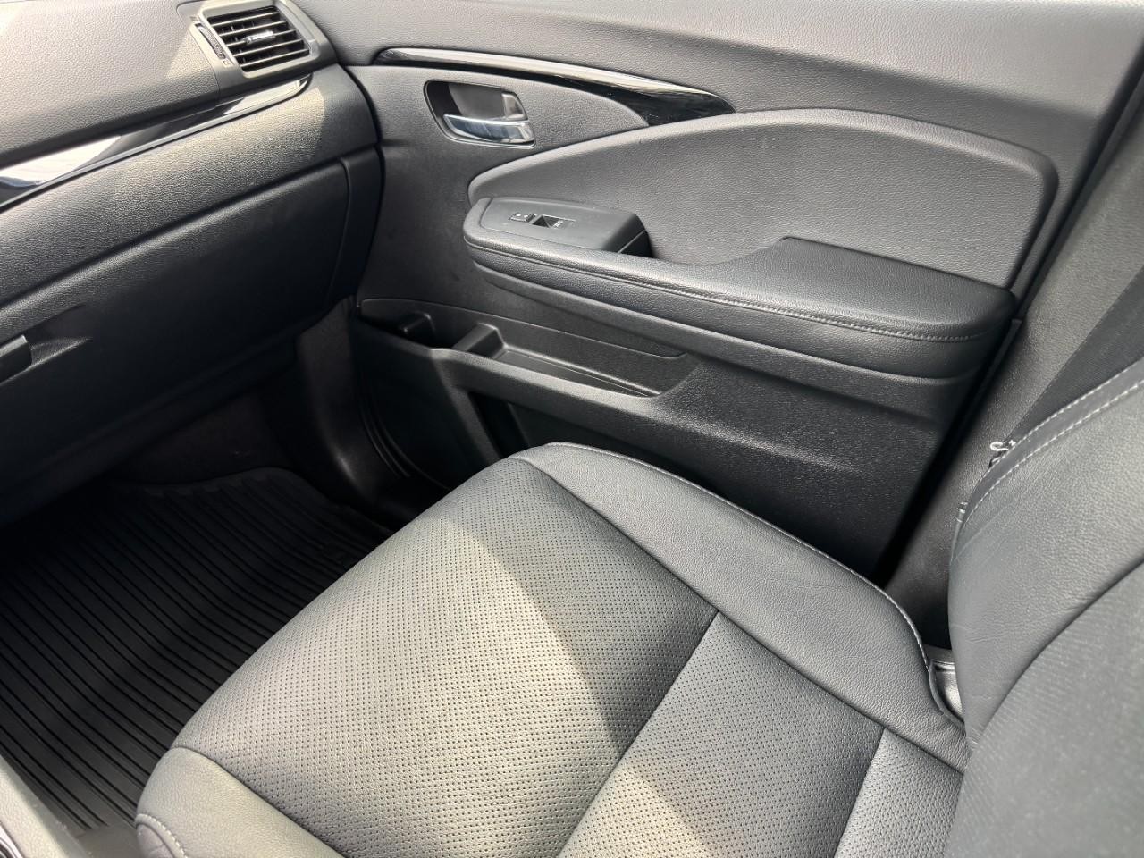 Honda Pilot Vehicle Full-screen Gallery Image 18