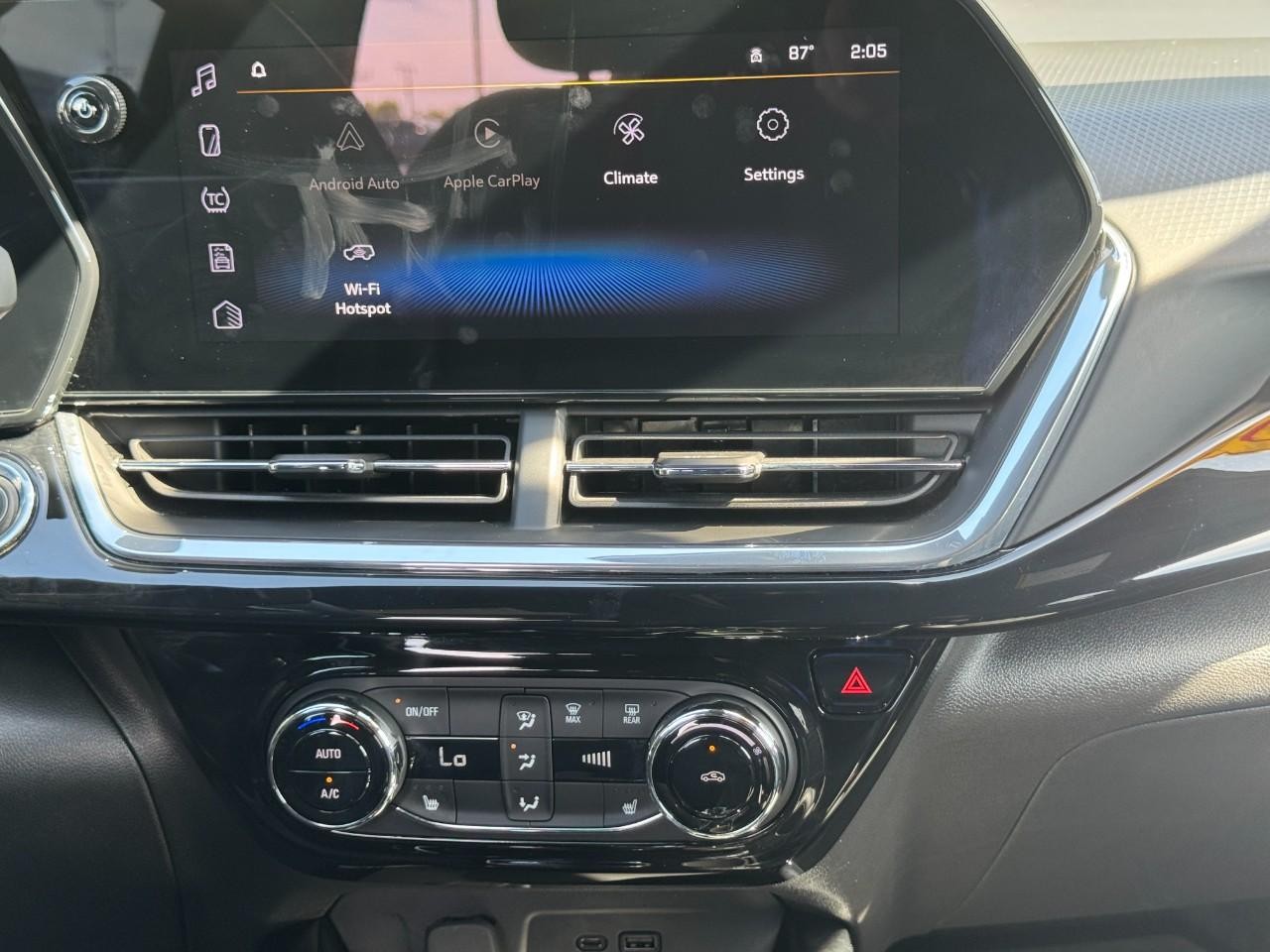 Chevrolet Trax Vehicle Full-screen Gallery Image 15