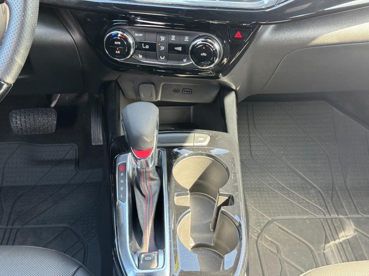 Chevrolet Trax Vehicle Full-screen Gallery Image 16