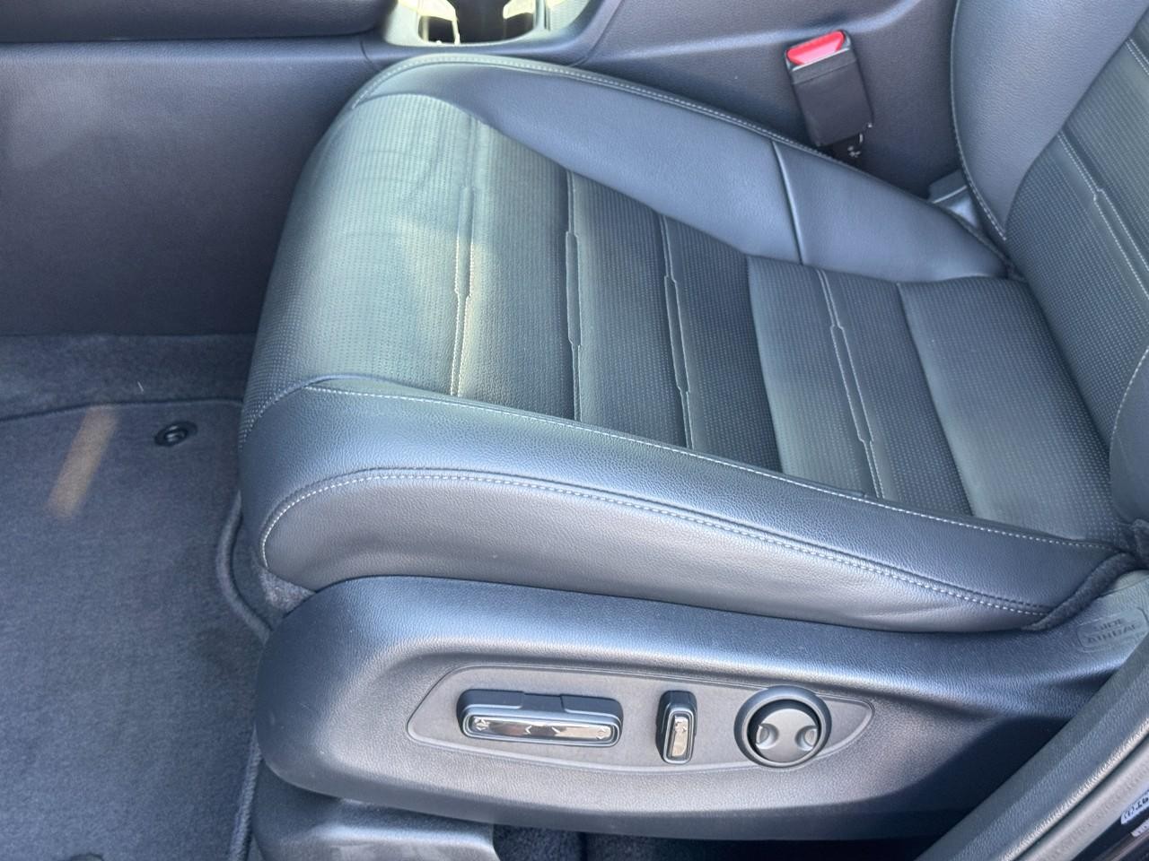 Honda CR-V Vehicle Full-screen Gallery Image 17