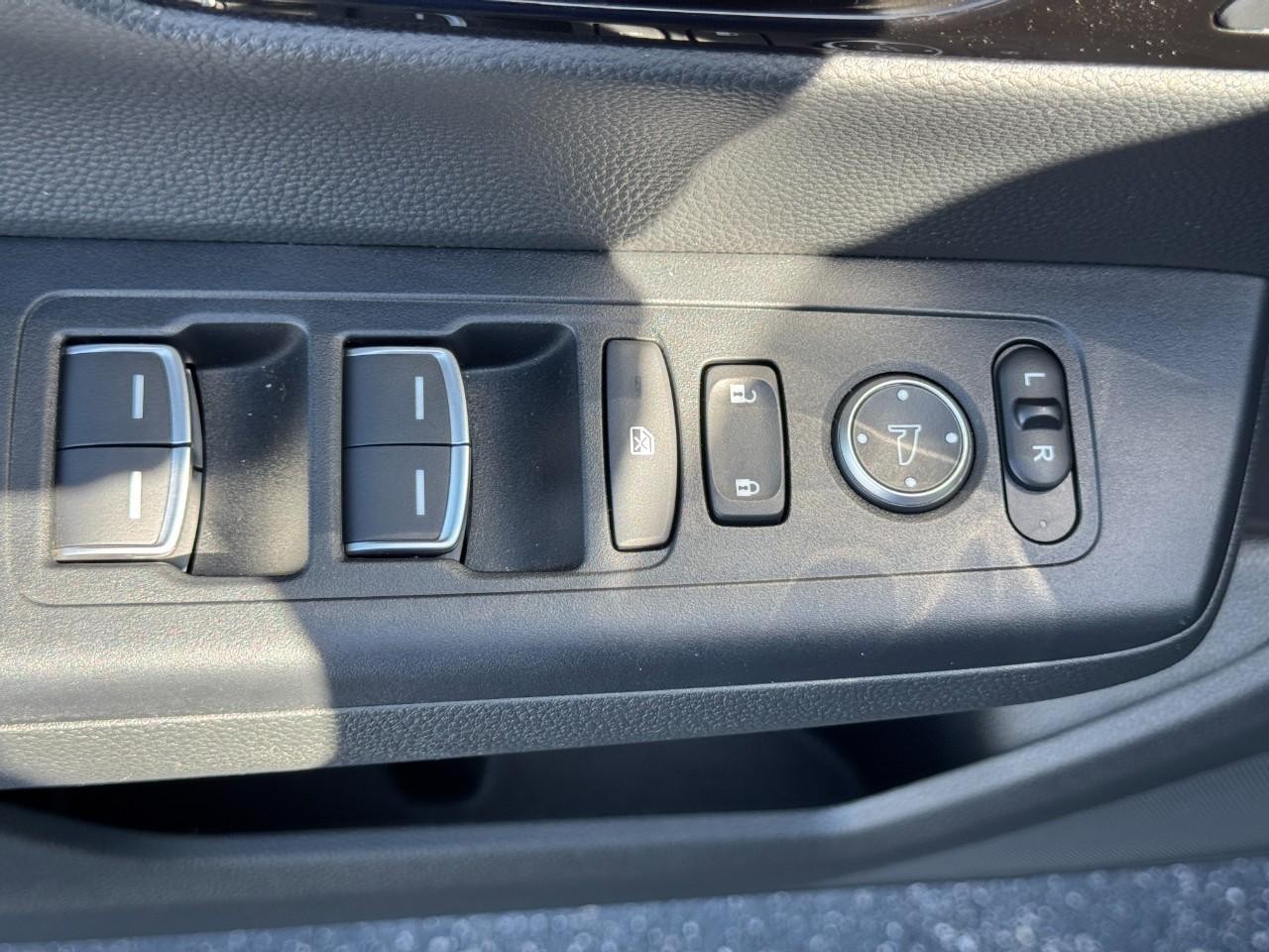 Honda CR-V Vehicle Full-screen Gallery Image 18