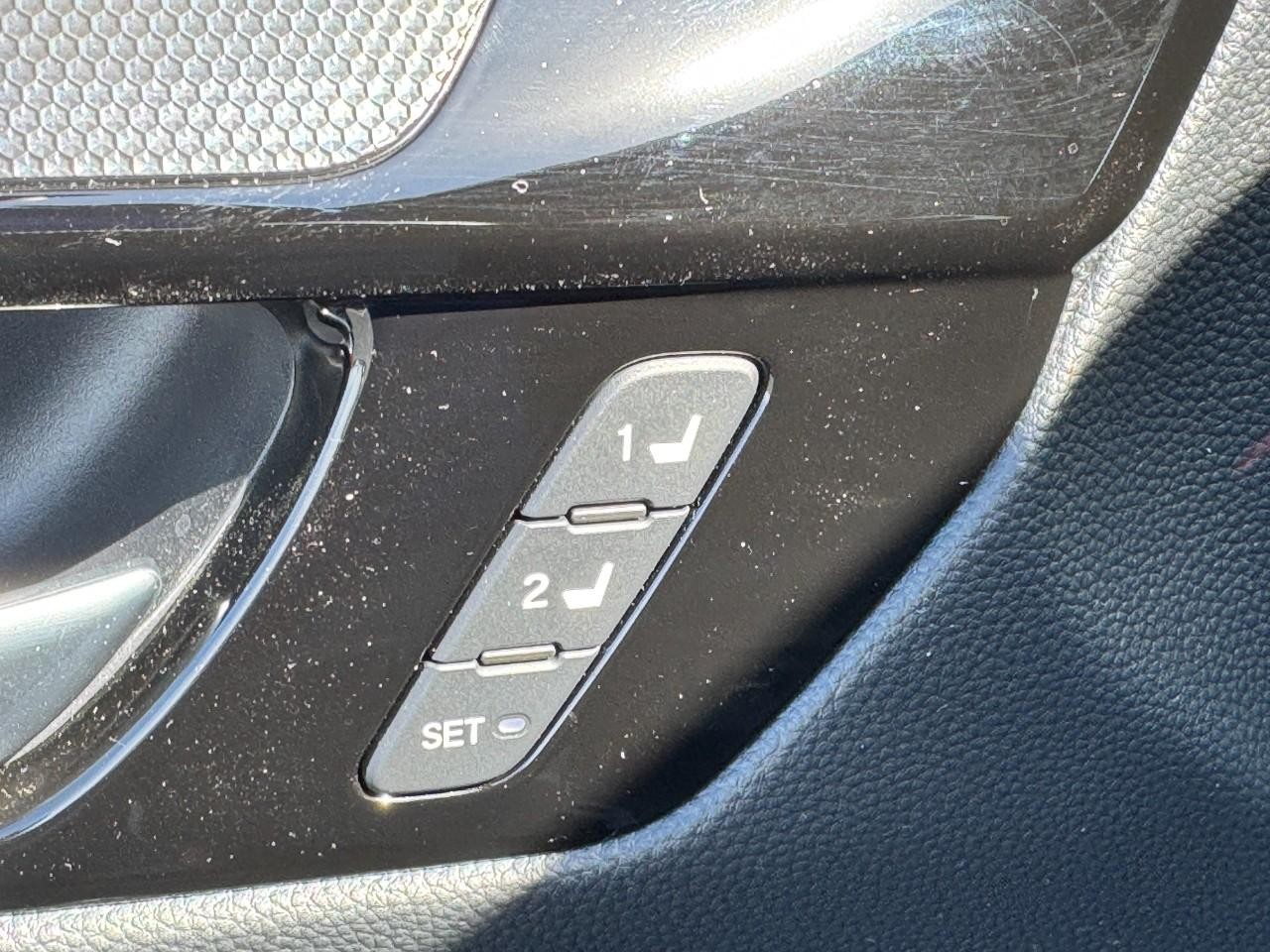 Honda CR-V Vehicle Full-screen Gallery Image 19