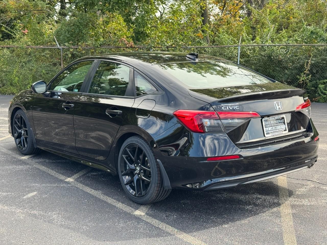Honda Civic Sedan Vehicle Full-screen Gallery Image 08