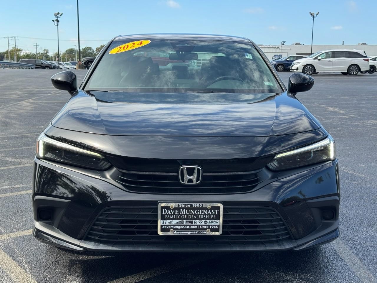Honda Civic Sedan Vehicle Full-screen Gallery Image 11