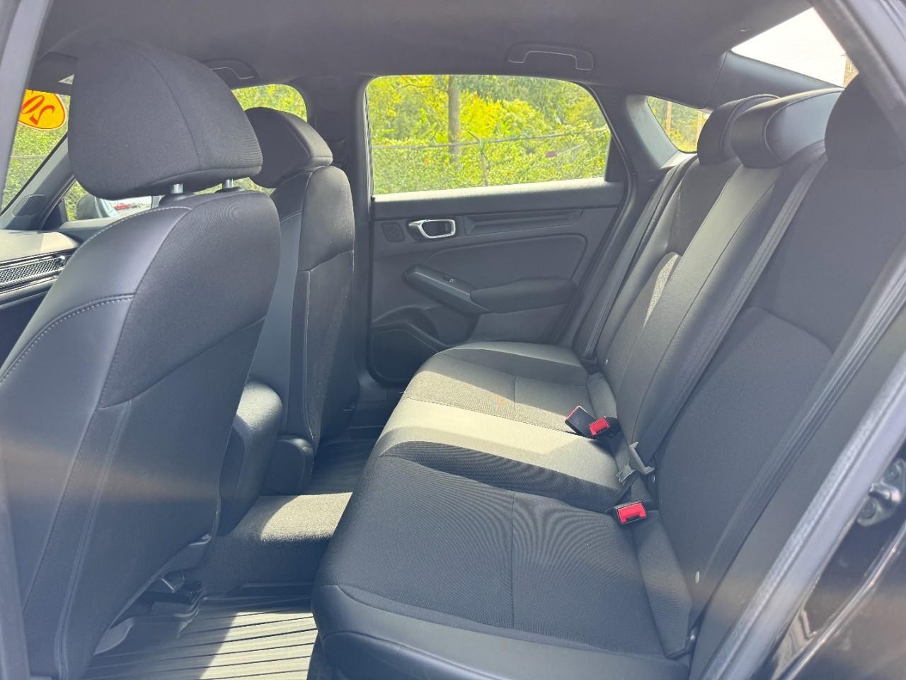 Honda Civic Sedan Vehicle Full-screen Gallery Image 12