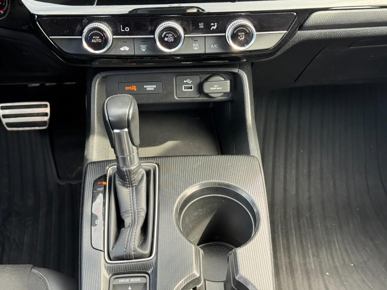 Honda Civic Sedan Vehicle Full-screen Gallery Image 16