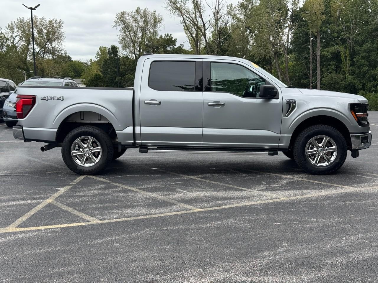 Ford F-150 Vehicle Full-screen Gallery Image 03