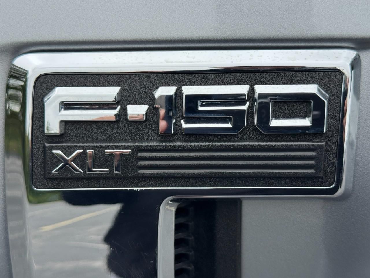 Ford F-150 Vehicle Full-screen Gallery Image 09