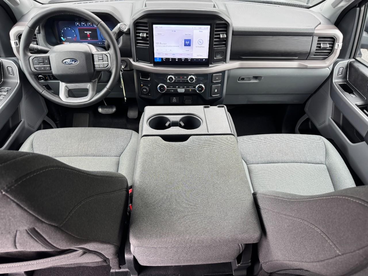 Ford F-150 Vehicle Full-screen Gallery Image 13