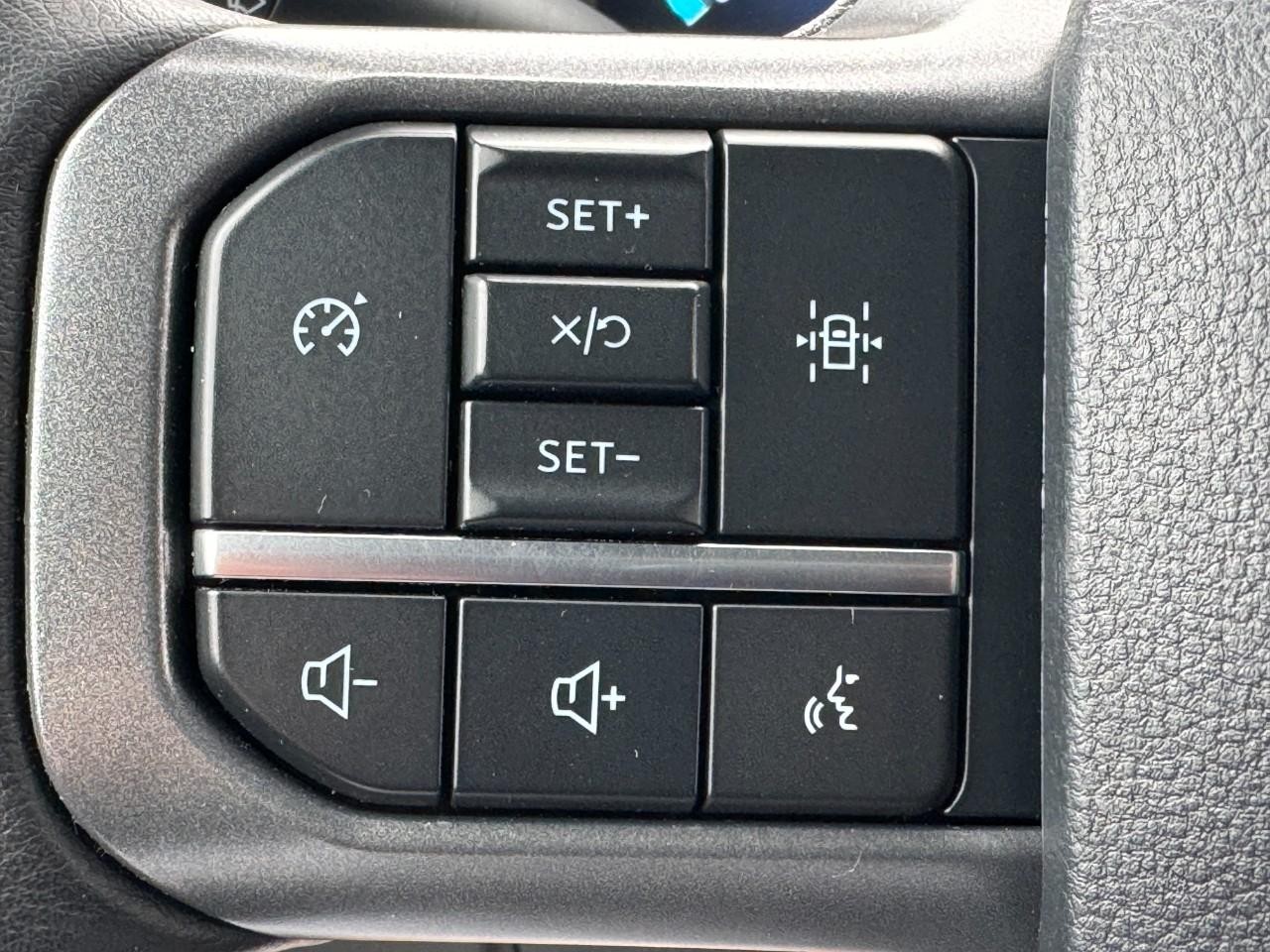 Ford F-150 Vehicle Full-screen Gallery Image 20