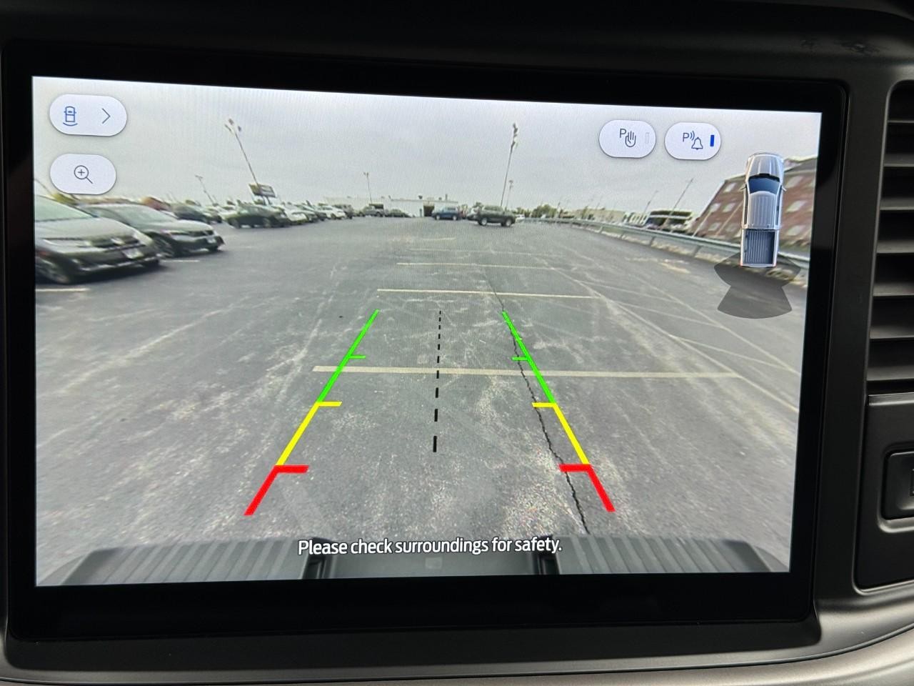 Ford F-150 Vehicle Full-screen Gallery Image 23