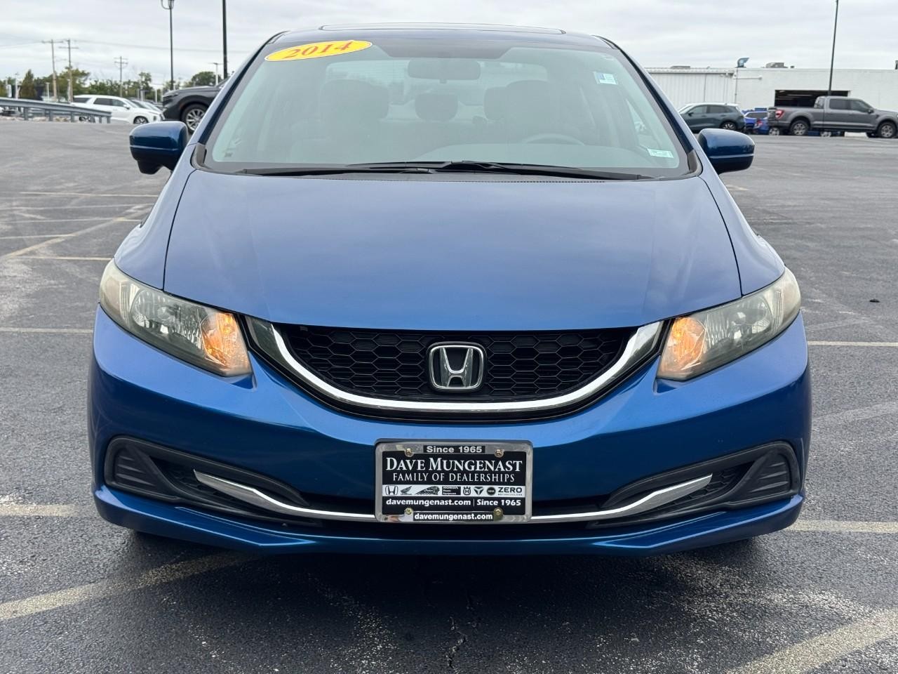 Honda Civic Sedan Vehicle Full-screen Gallery Image 10