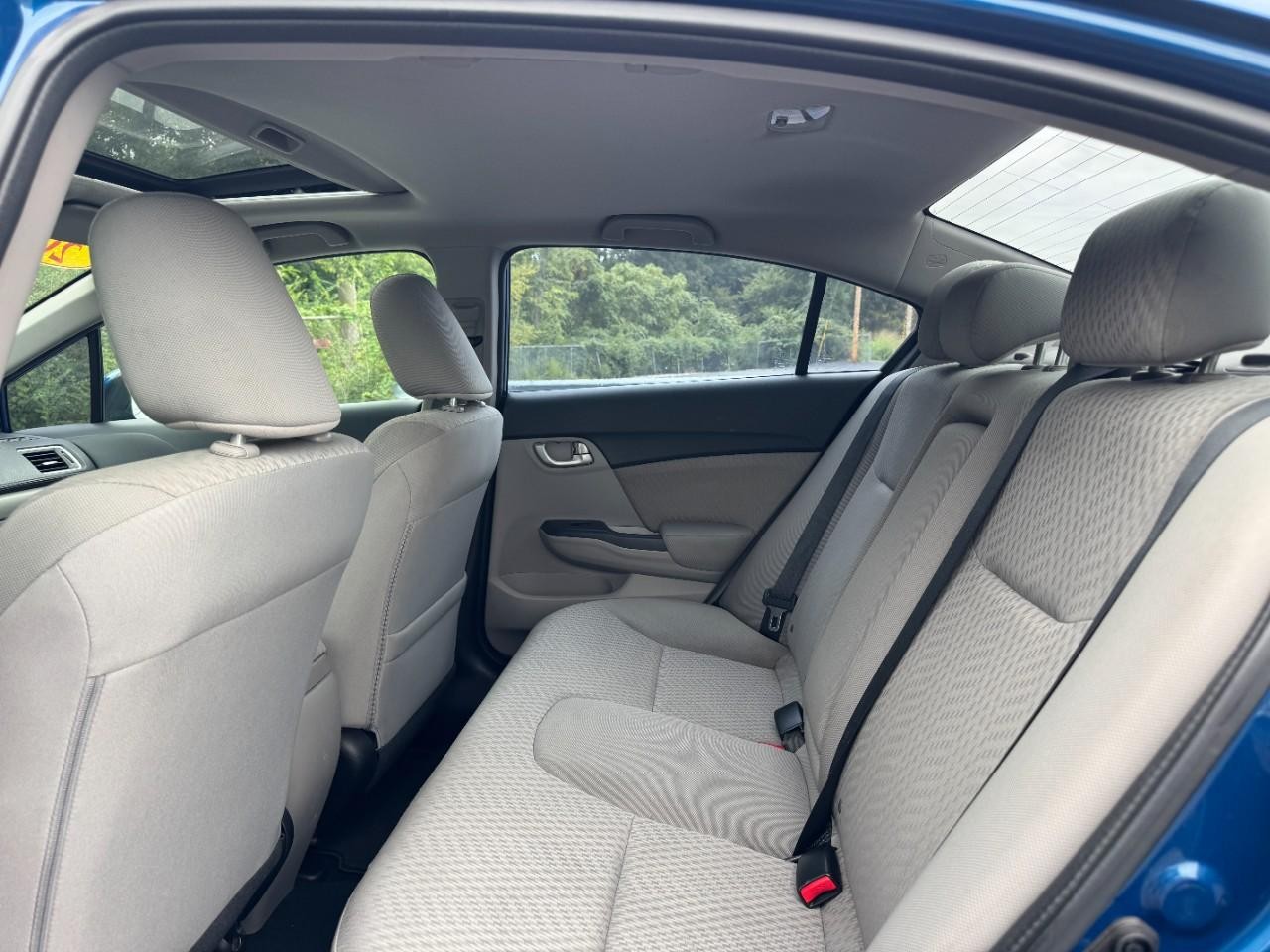 Honda Civic Sedan Vehicle Full-screen Gallery Image 11