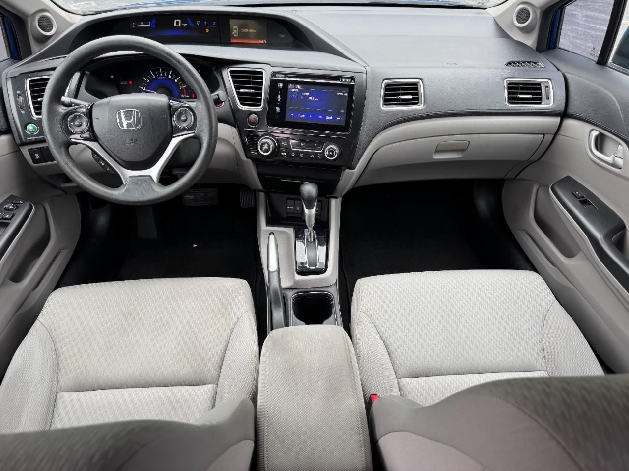 Honda Civic Sedan Vehicle Full-screen Gallery Image 12