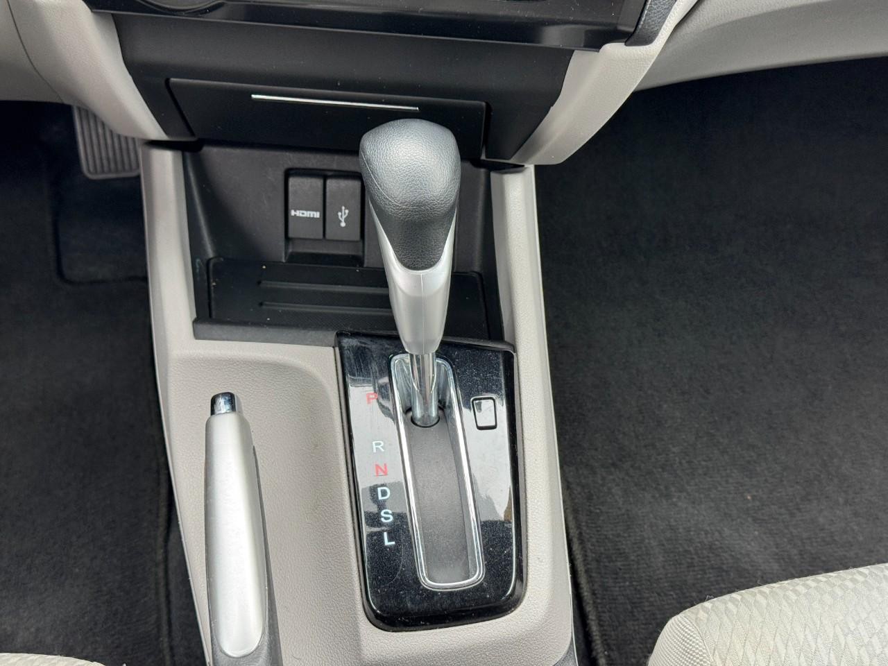 Honda Civic Sedan Vehicle Full-screen Gallery Image 15