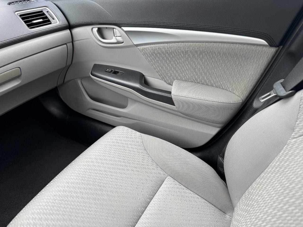 Honda Civic Sedan Vehicle Full-screen Gallery Image 16
