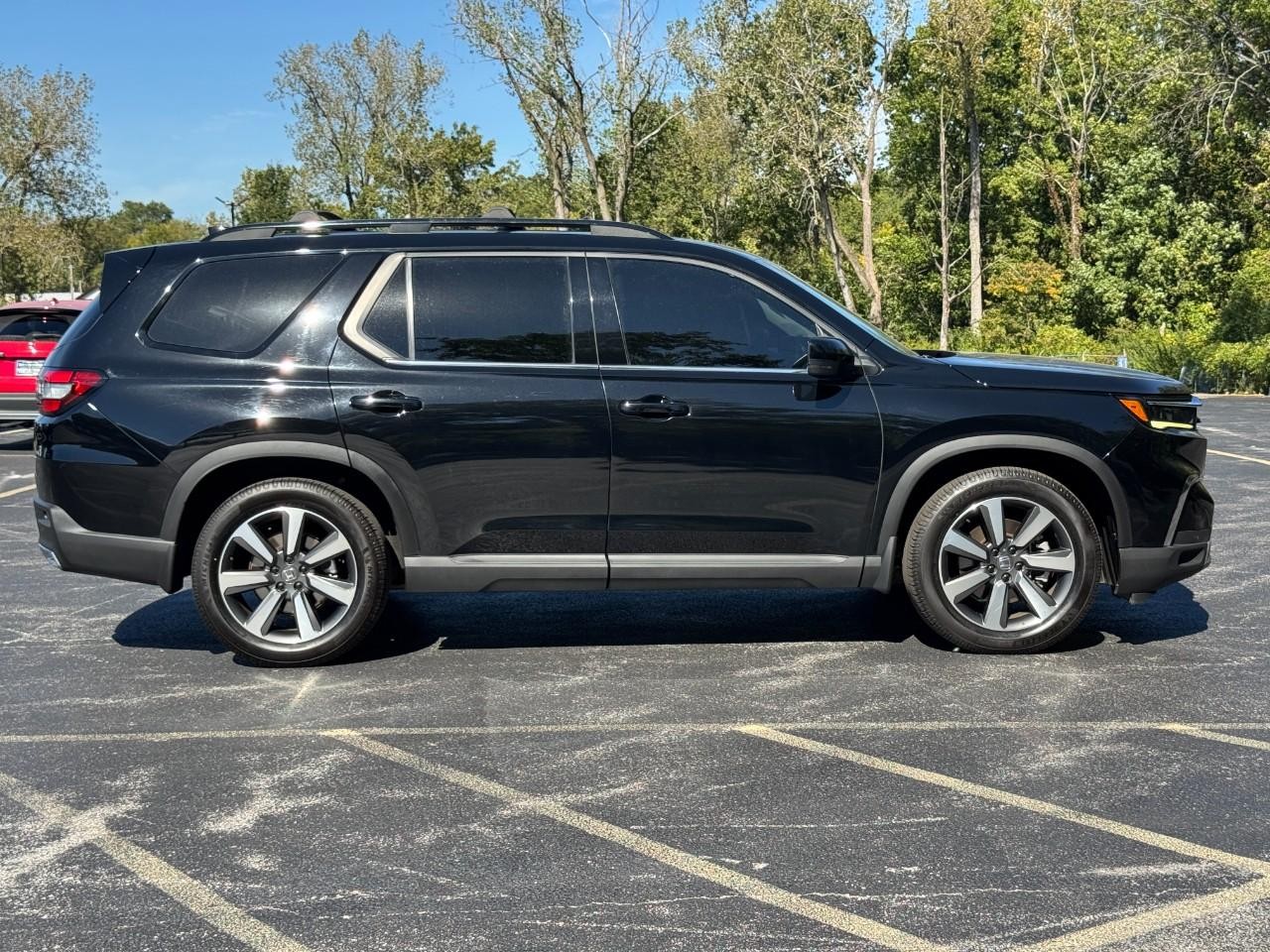 Honda Pilot Vehicle Full-screen Gallery Image 03