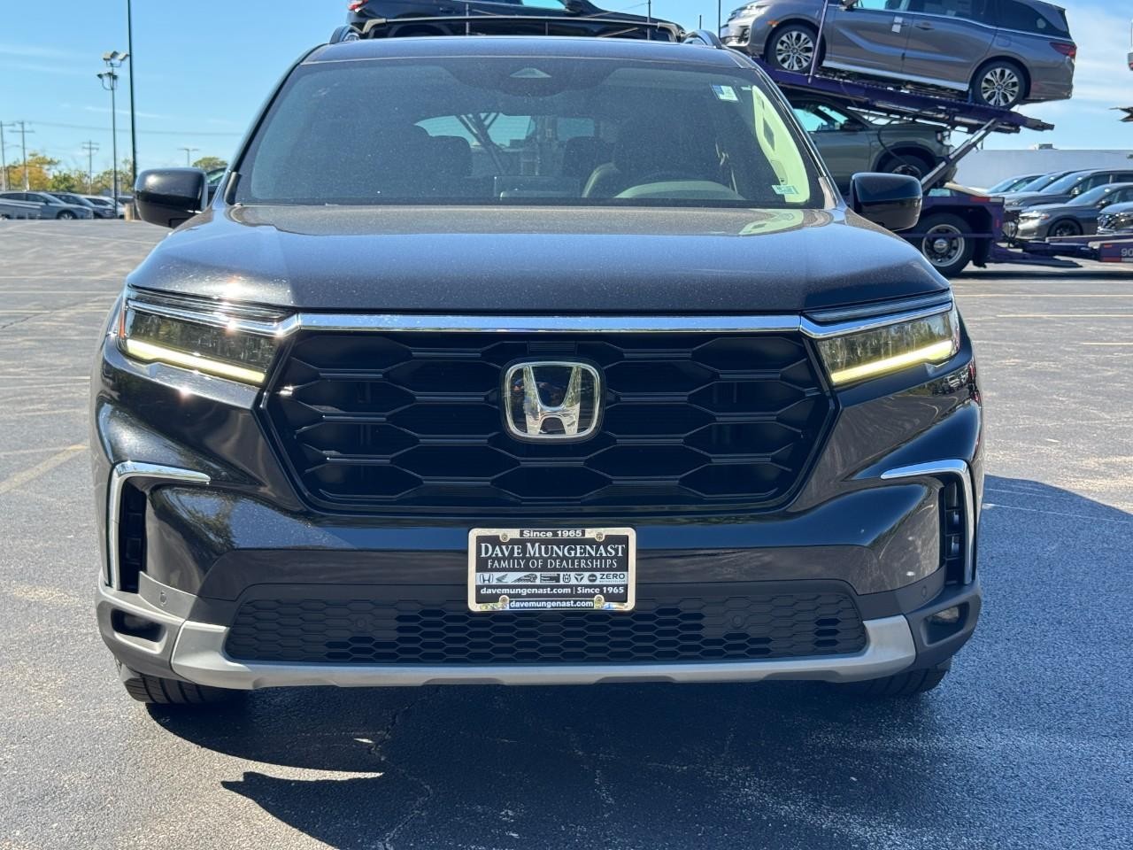 Honda Pilot Vehicle Full-screen Gallery Image 11