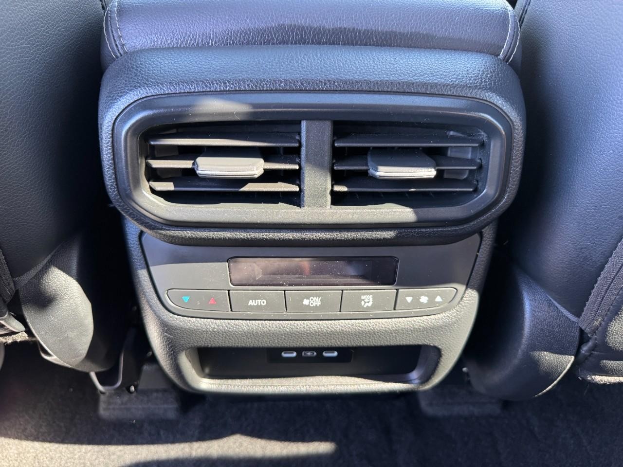 Honda Pilot Vehicle Full-screen Gallery Image 14