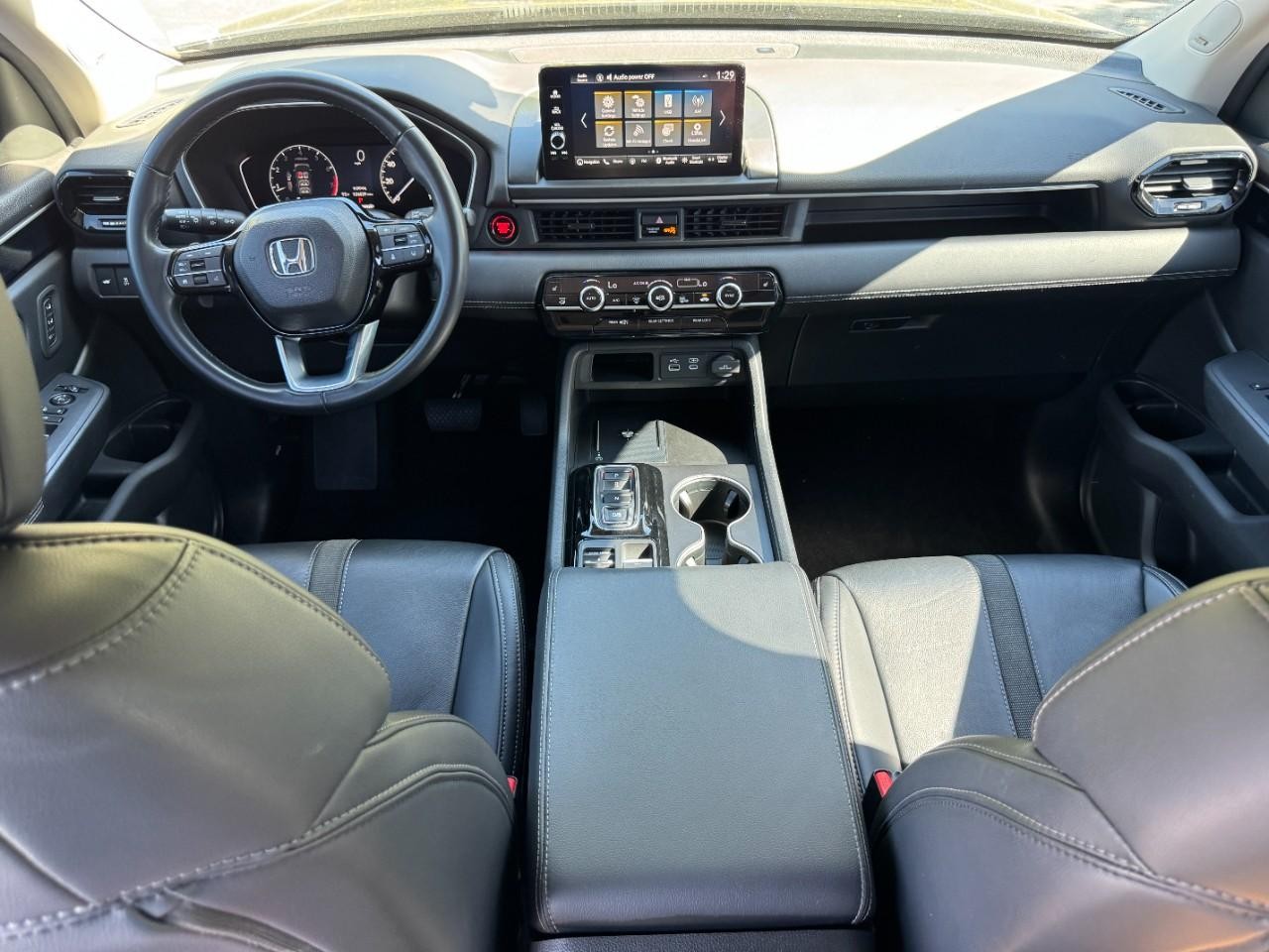 Honda Pilot Vehicle Full-screen Gallery Image 15