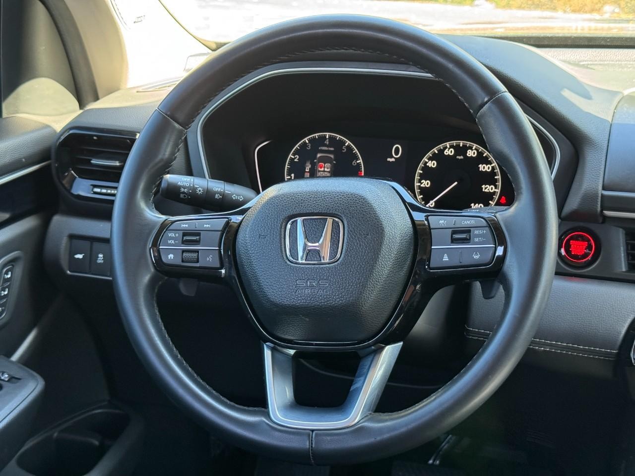 Honda Pilot Vehicle Full-screen Gallery Image 16