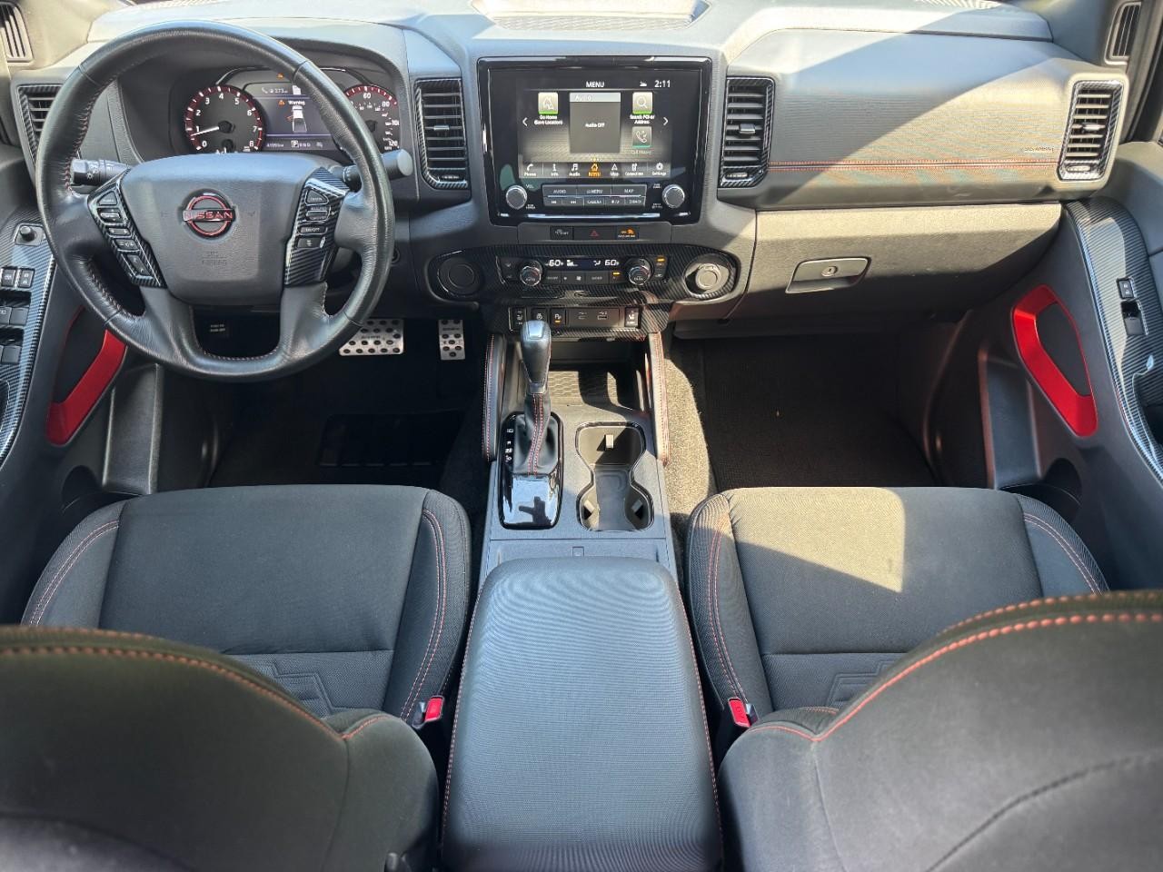 Nissan Frontier Vehicle Full-screen Gallery Image 13