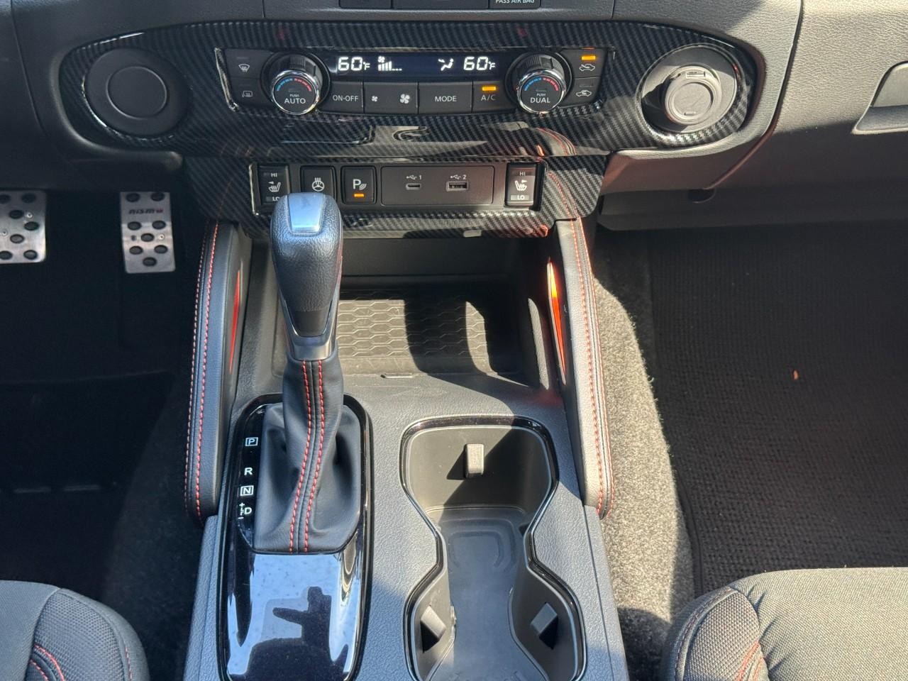 Nissan Frontier Vehicle Full-screen Gallery Image 16